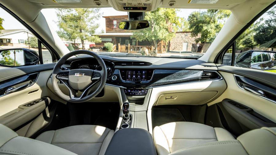 Торпедо Cadillac XT6 Luxury 2019 года  (фото 38 из 39)